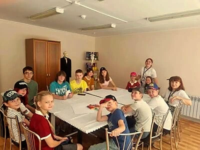 Первый отряд за общим столом